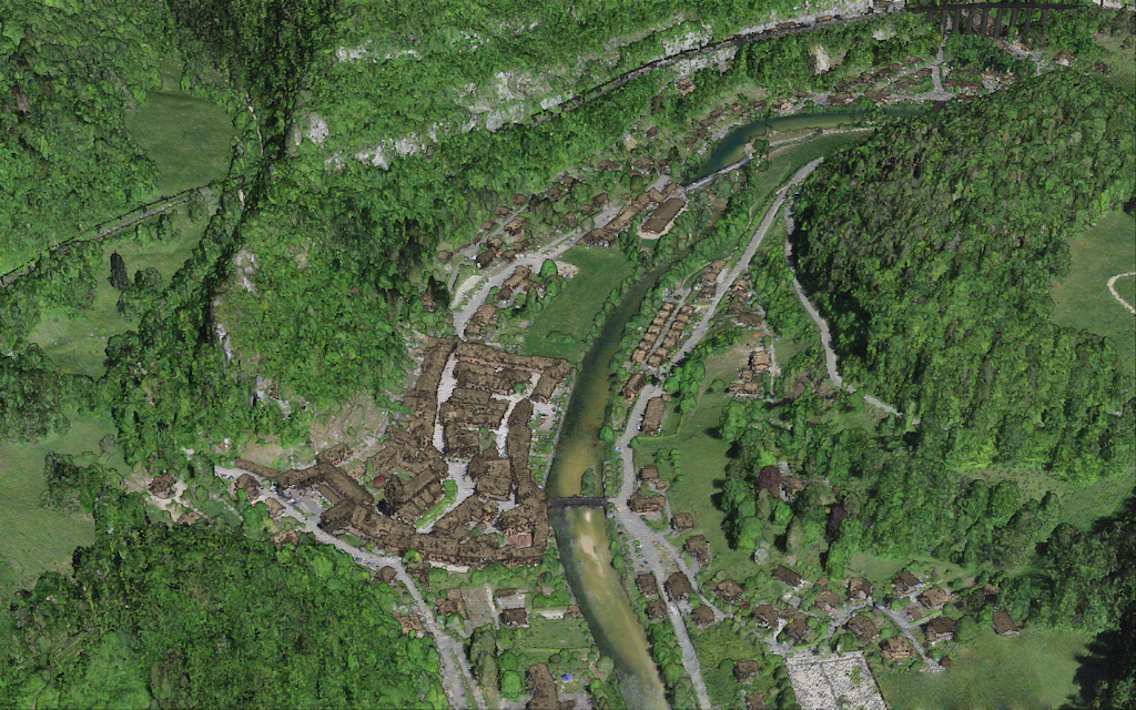 Das Bild zeigt St-Ursanne am Ufer des Doubs, dargestellt mit Daten von swissSURFACE3D.