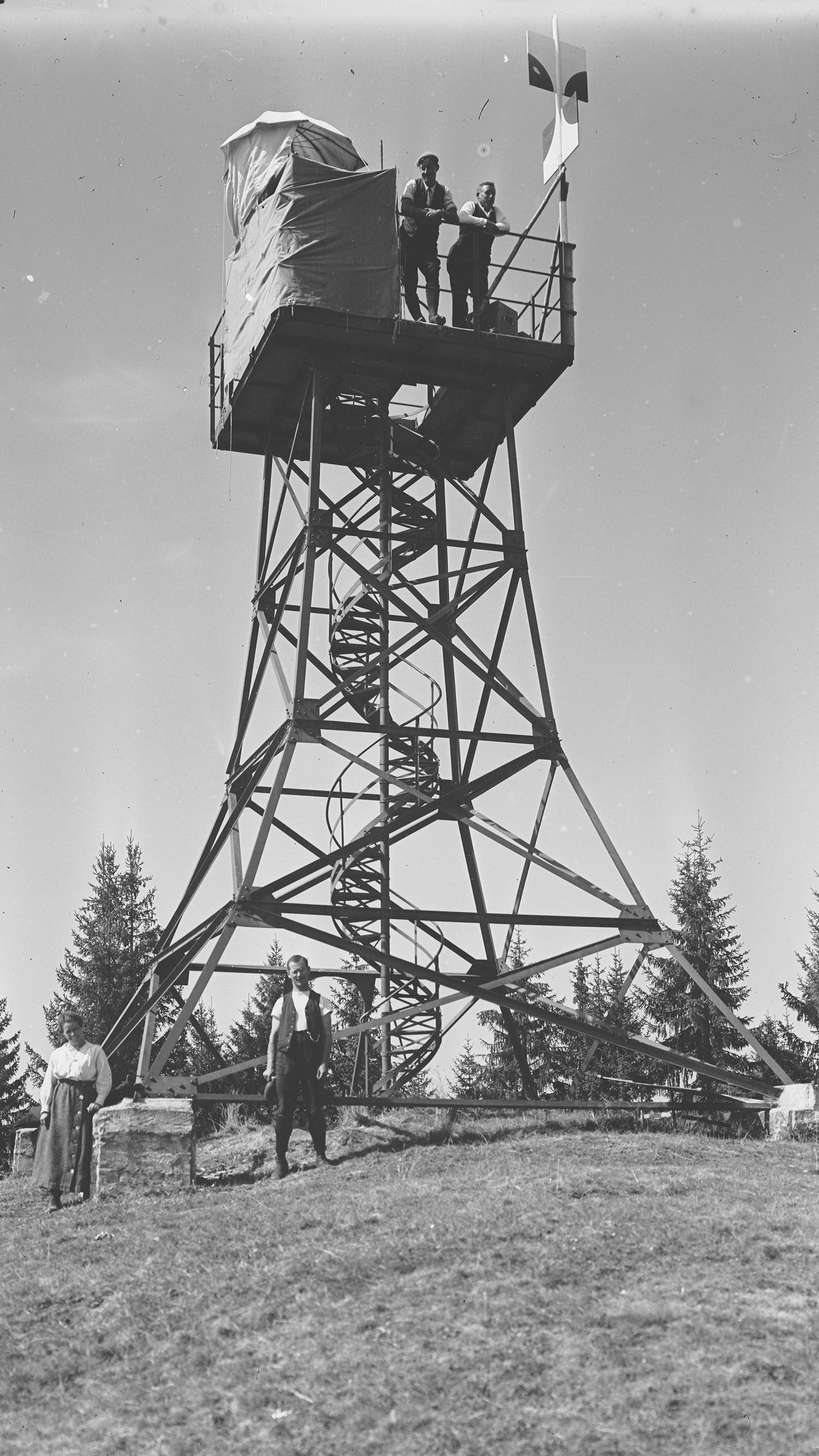 Beobachtungsturm Sigriswil mit Signal.