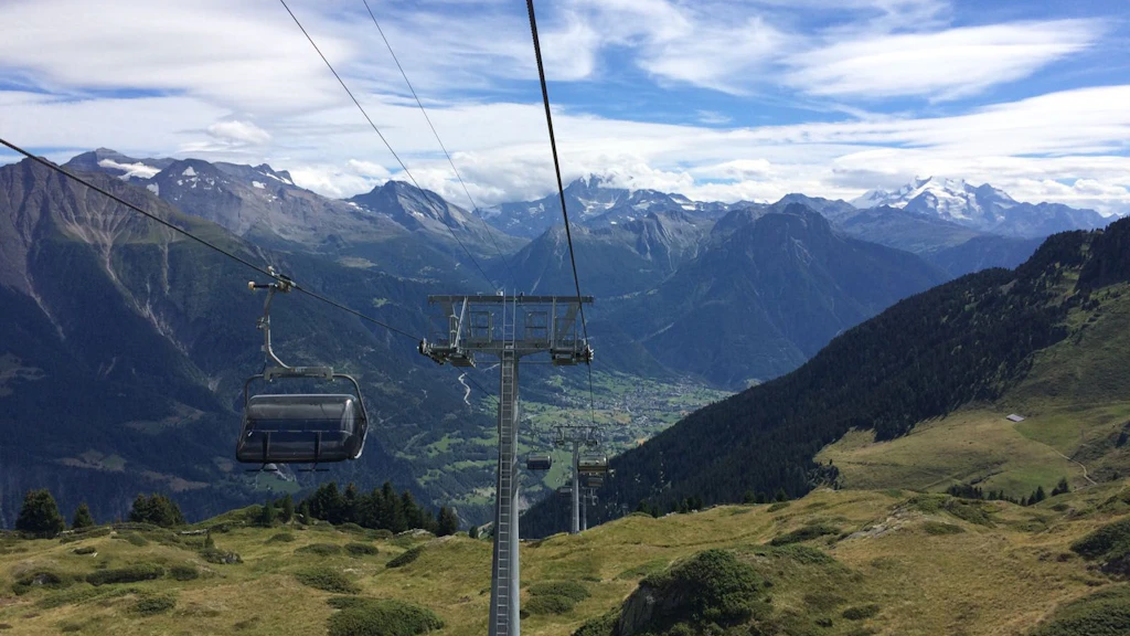 Aussicht von einem Sessellift im Sommer