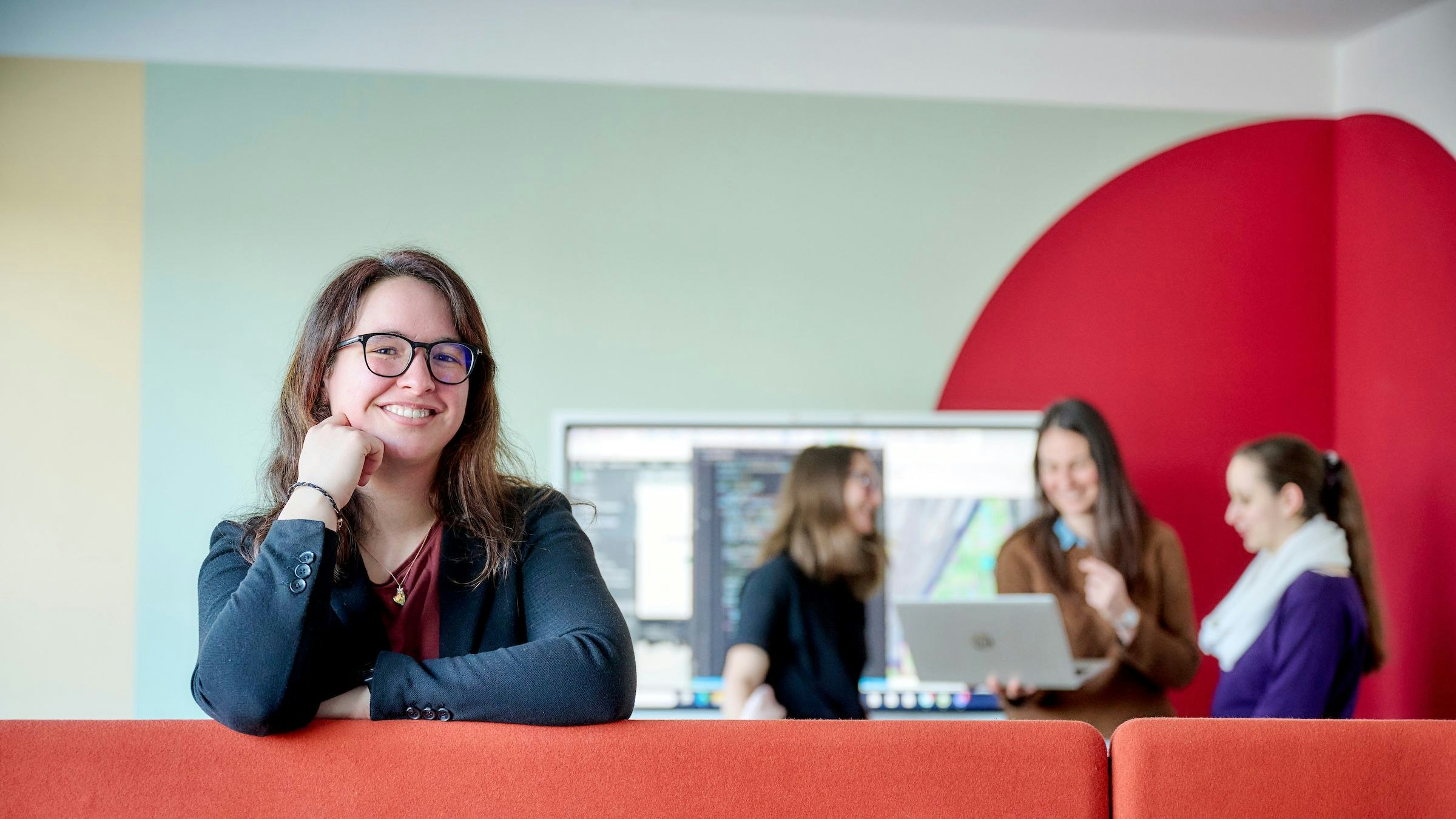 Portrait of Roxane Pott, innovation project manager at swisstopo