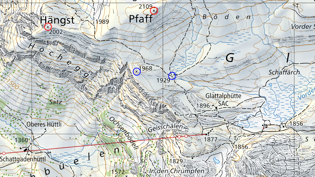 Exemples de cotes d'altitude avec ou sans nom géographique (rouge ou bleu) sur une carte nationale.