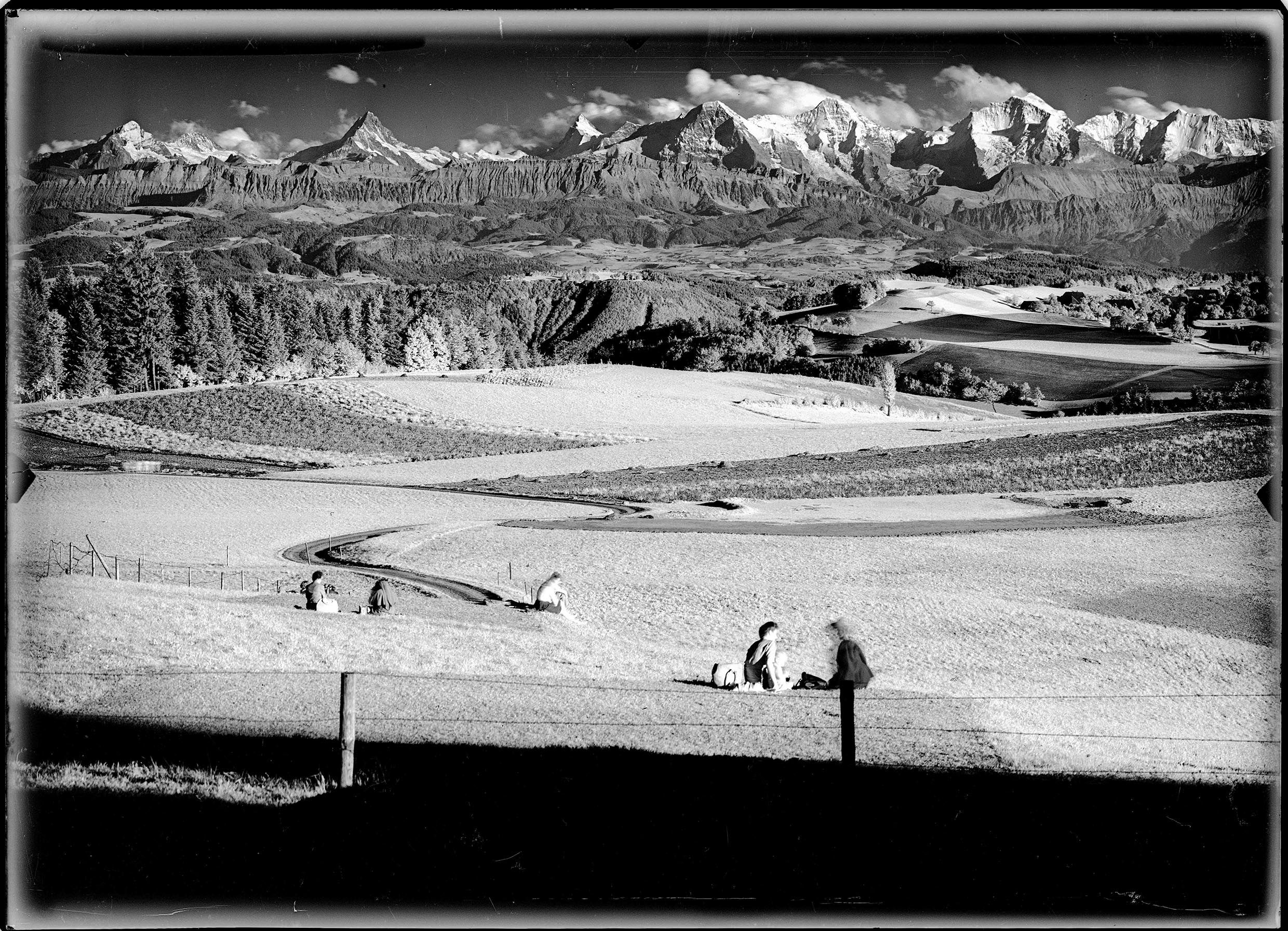 Photographie infrarouge de l'Oberland bernois