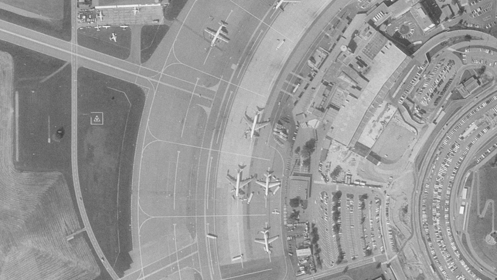 L'aéroport de Zurich Kloten vu d'en haut, photo de 1972