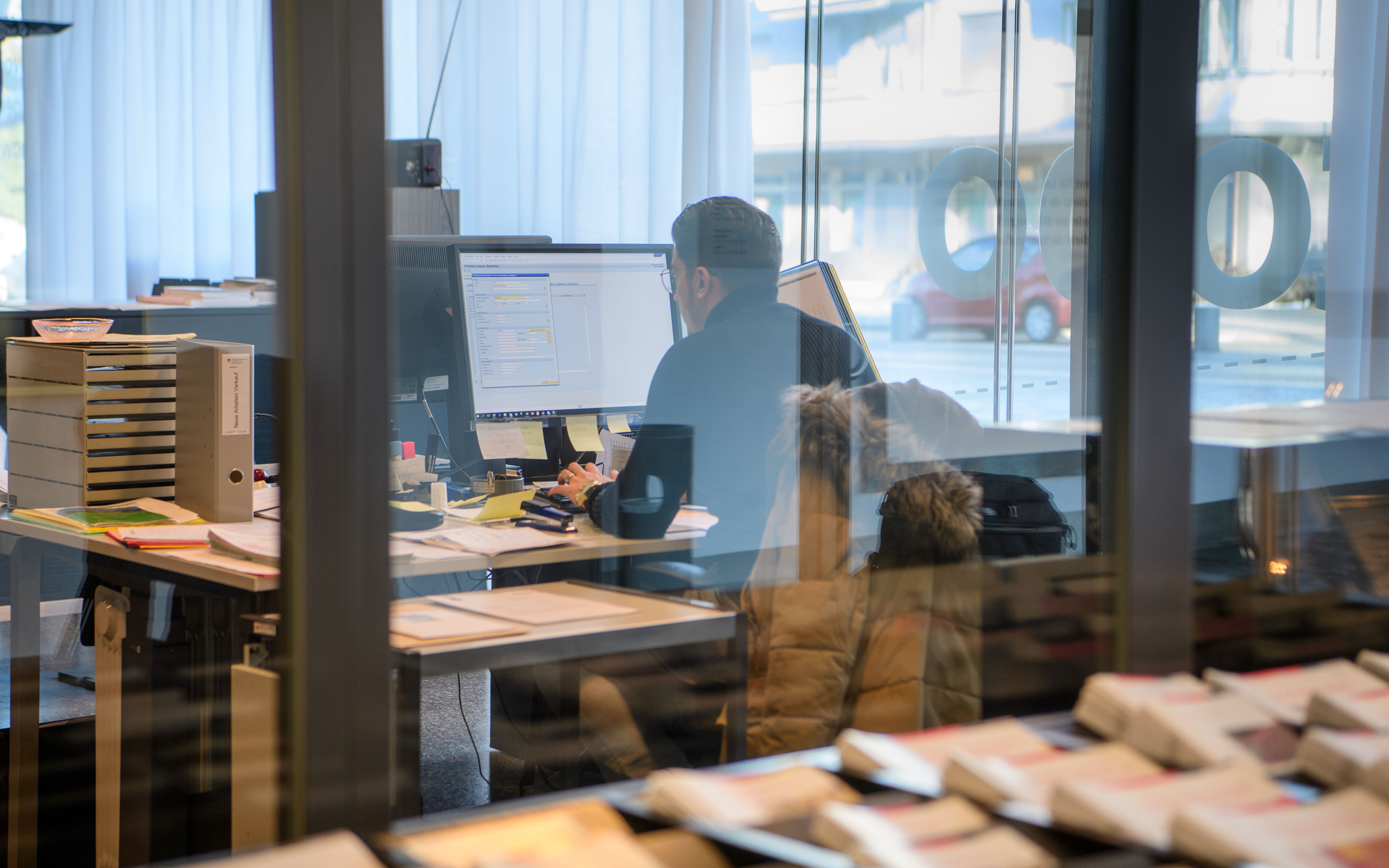 ... ainsi que des divisions ressources humaines, soutien à la direction, comptabilité.