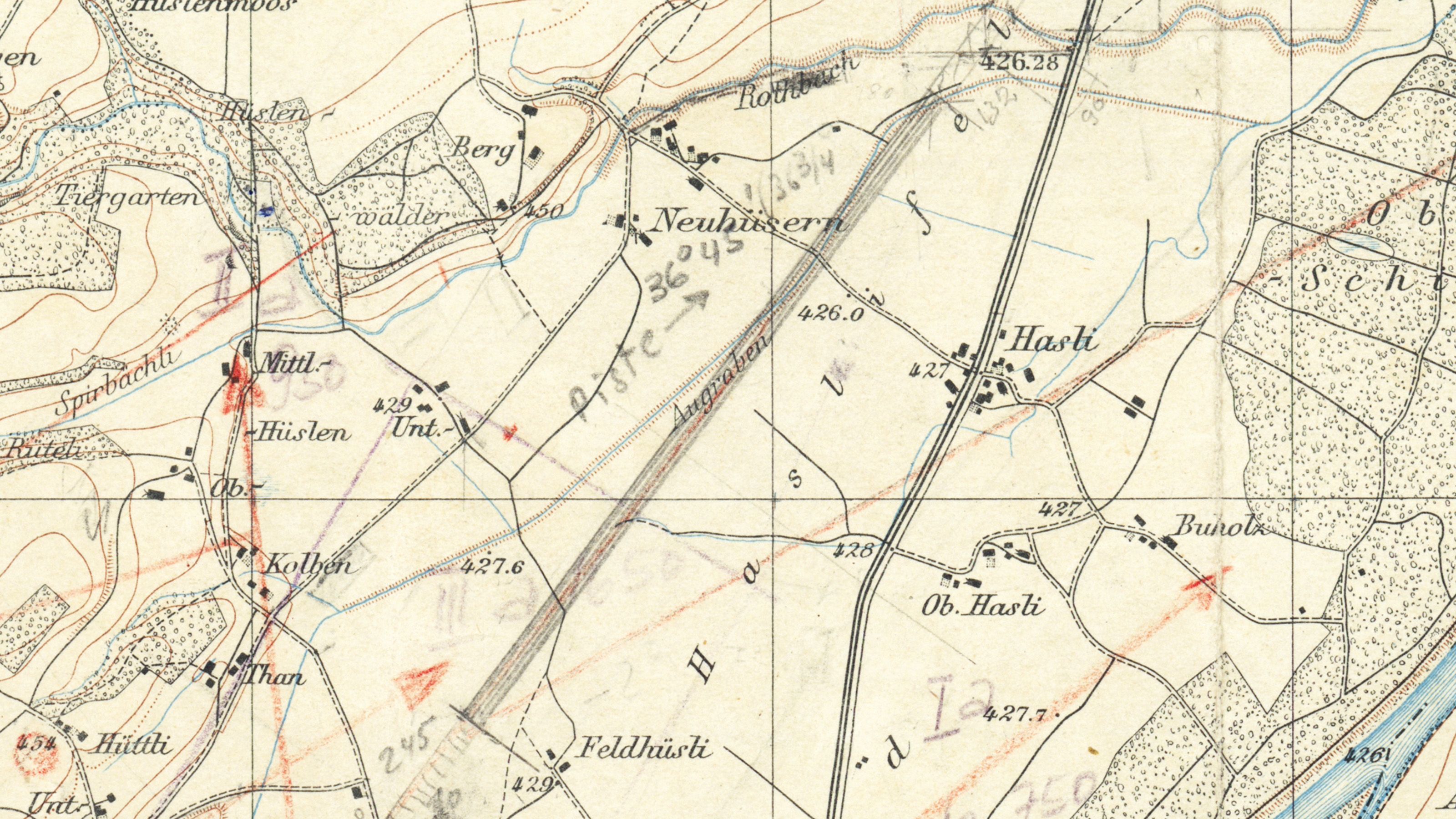 Extrait de la carte Siegfried de 1947. A la main et au crayon, la piste de l'aérodrome d'Emmen est inscrite le long de l'Augraben et désignée comme telle. 