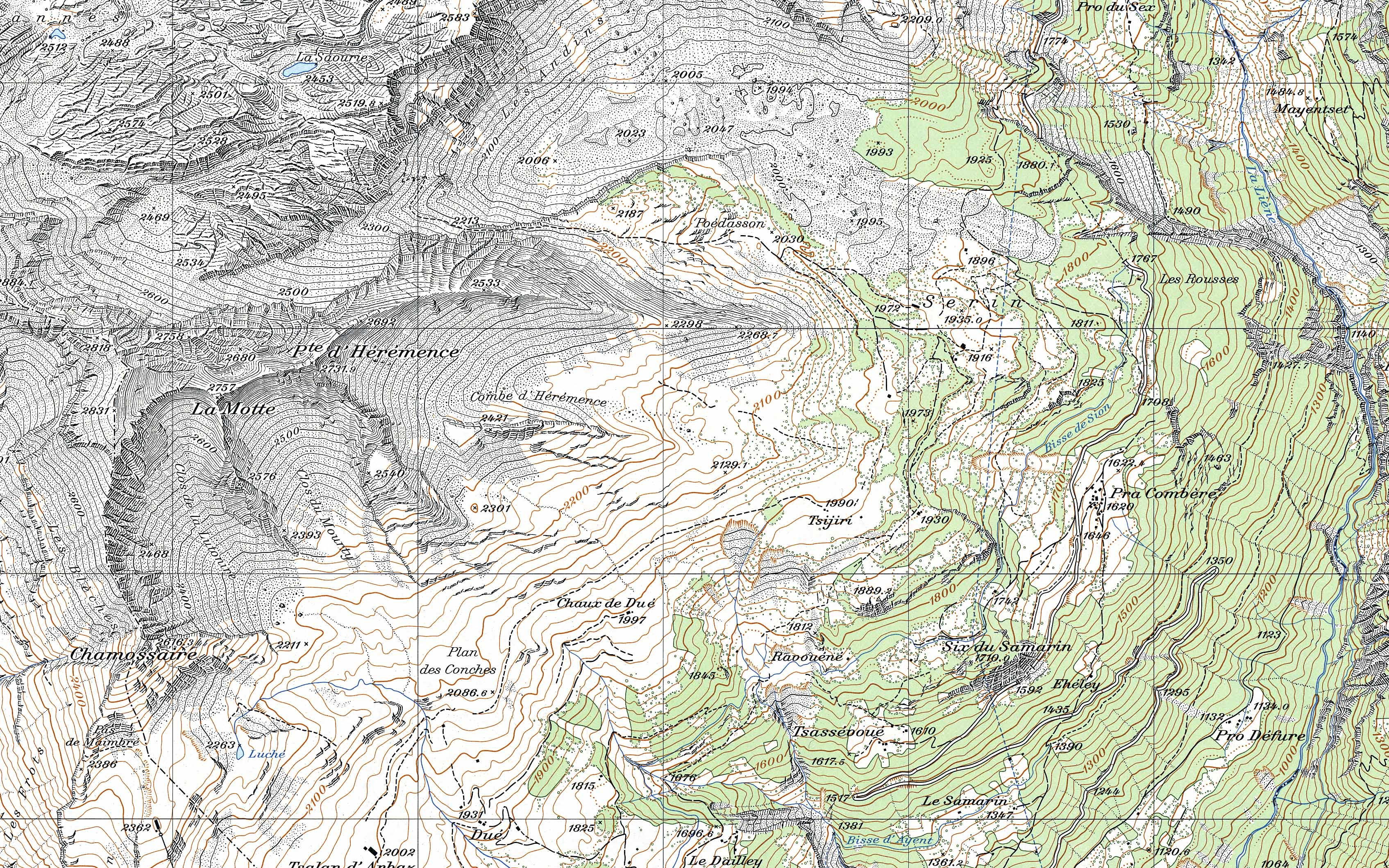 Extrait de la carte nationale ; extrait de carte d'un terrain montagneux.