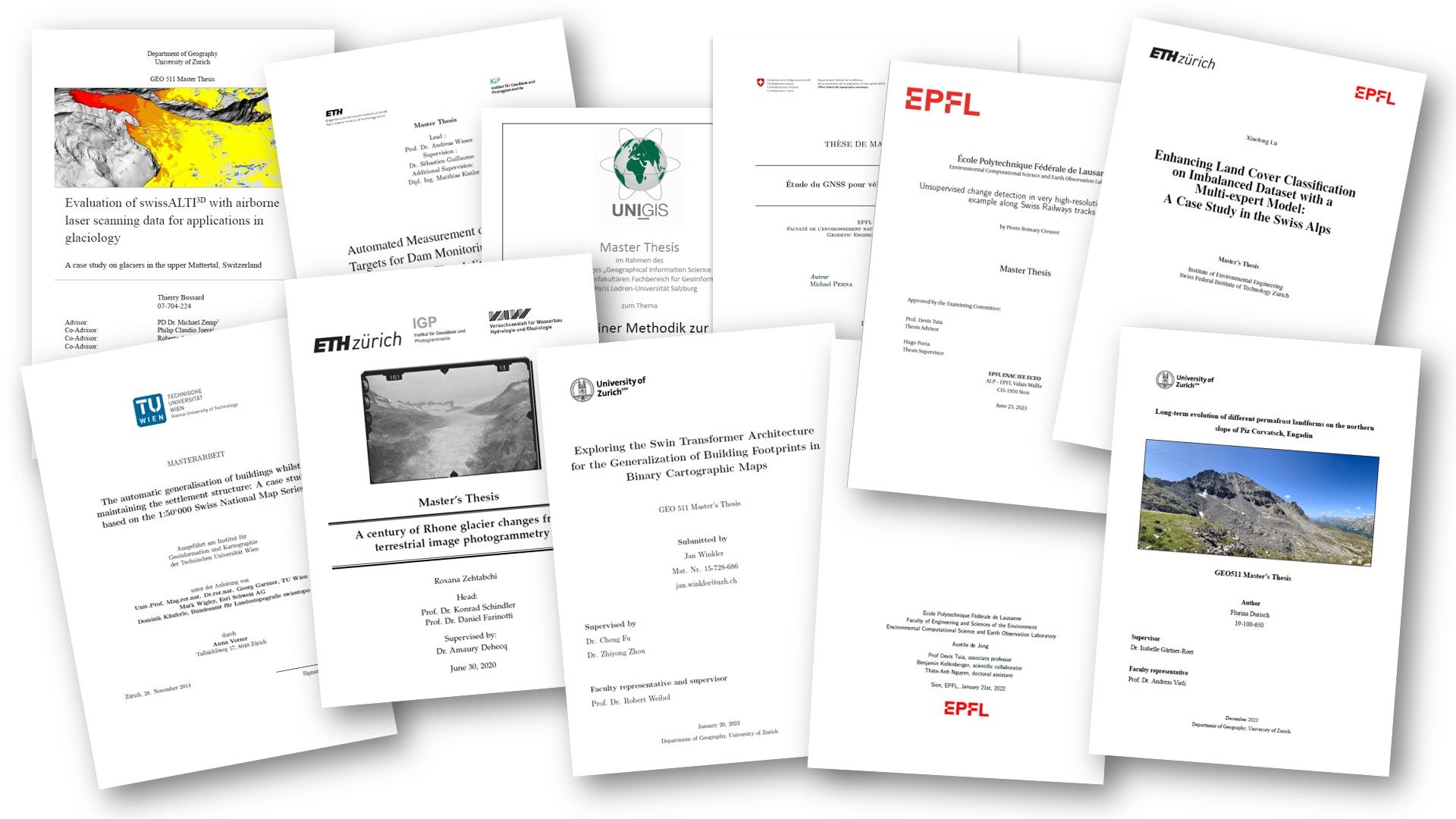 L'immagine mostra una raccolta di tesi di master.